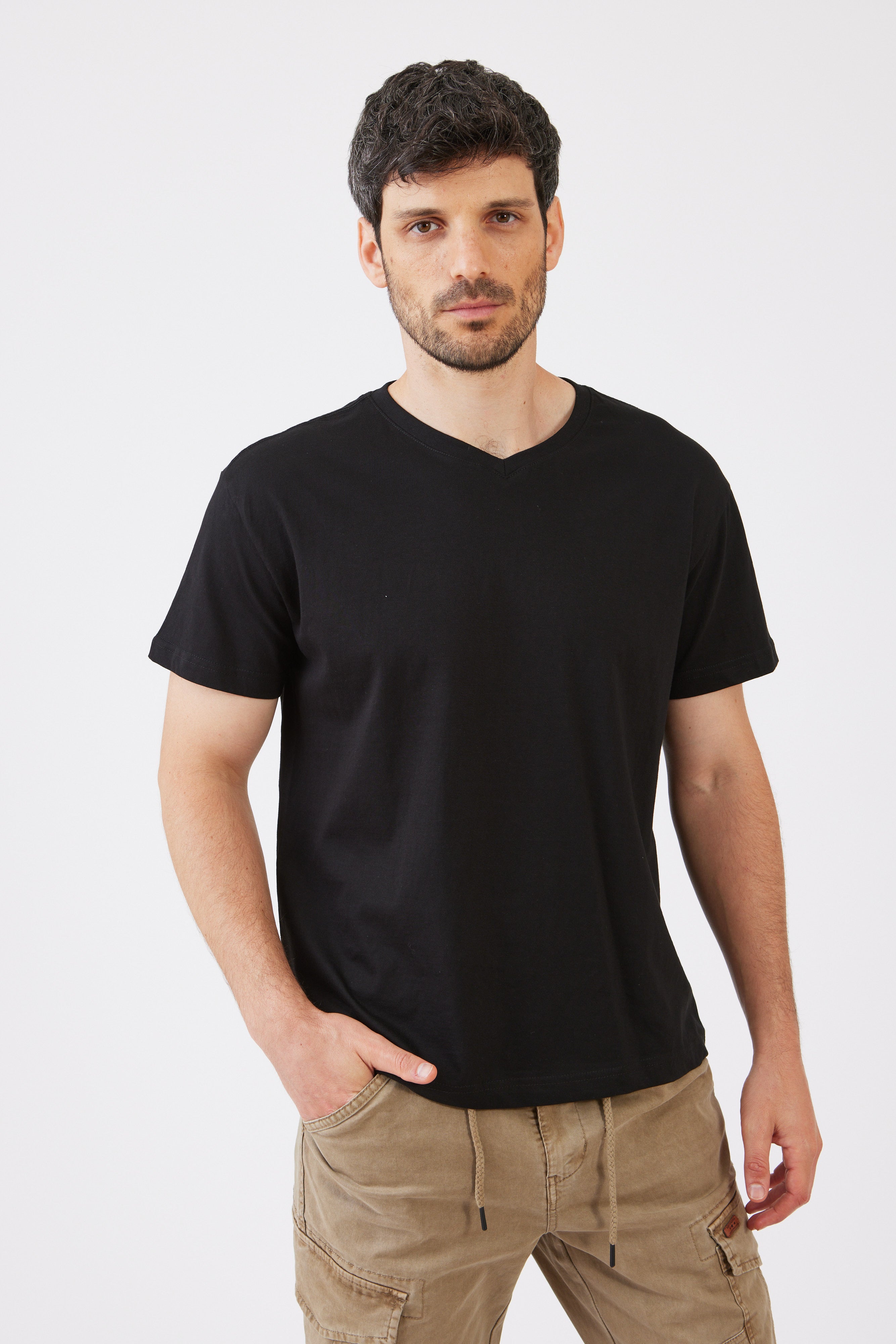 טישירט צווארון V - שחור WORKER