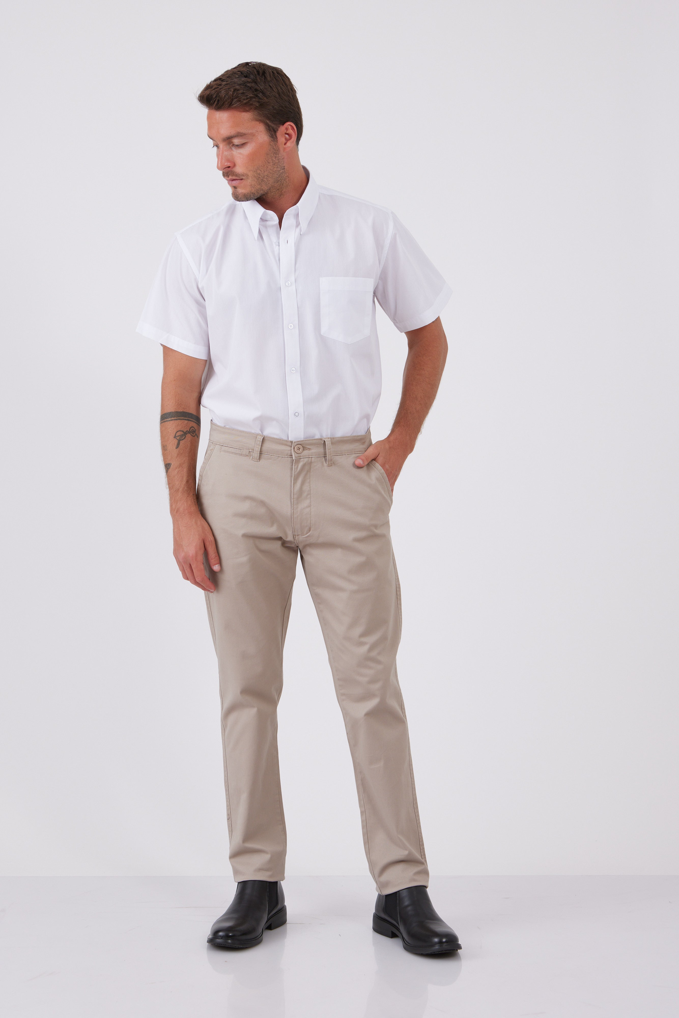 מכנסי צ'ינו בגזרת Slim - חאקי WORKER