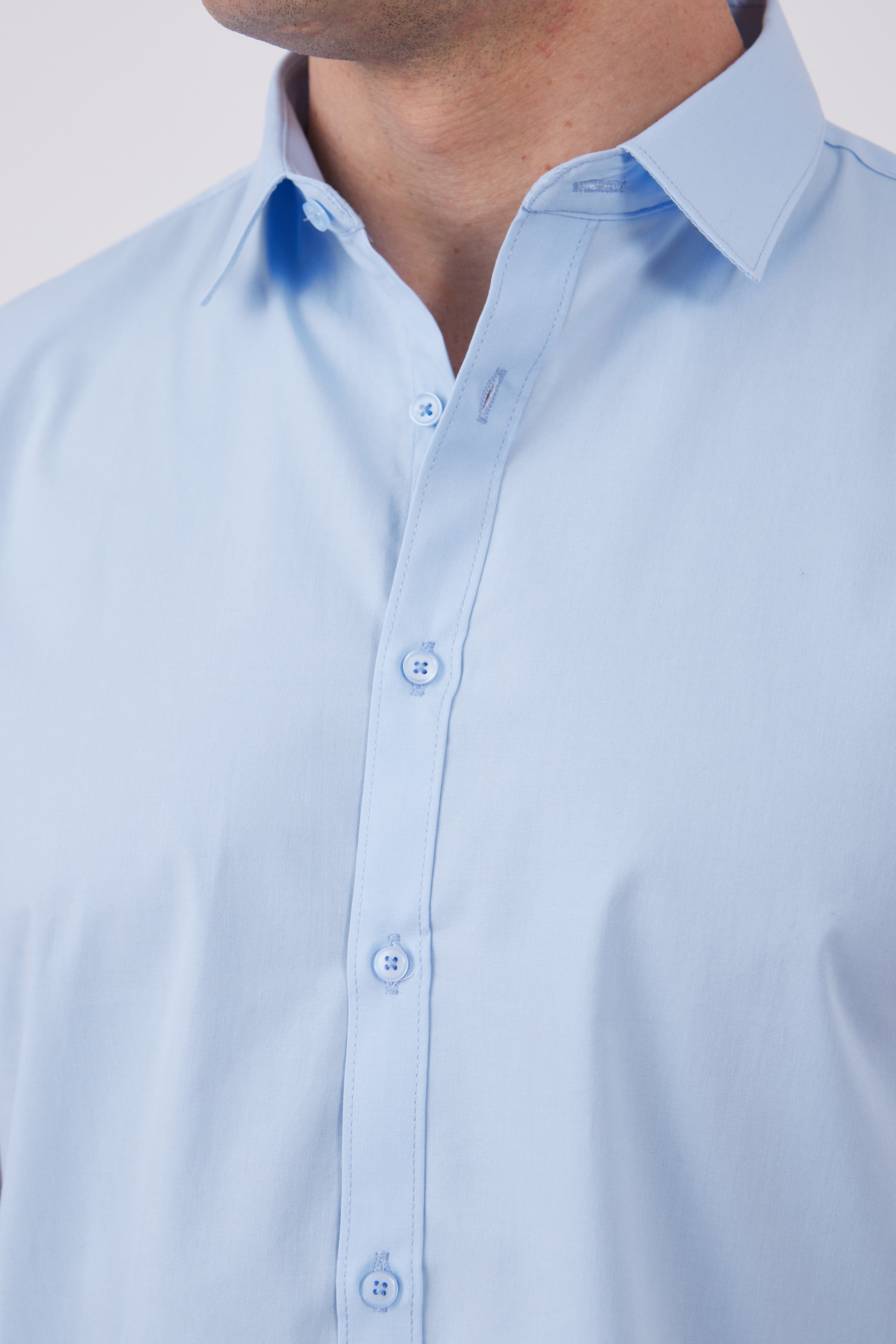 חולצה מכופתרת שרוול קצר בגזרת Slim - תכלת WORKER