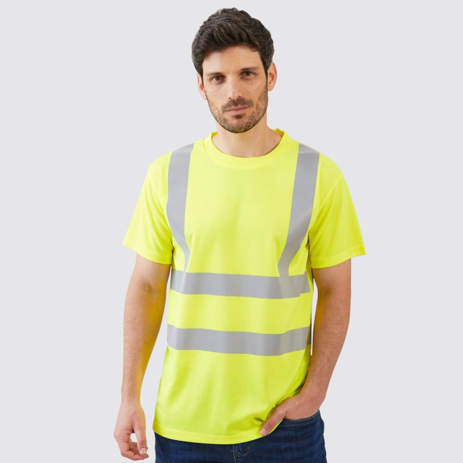 חולצות ומכנסי נראות גבוהה