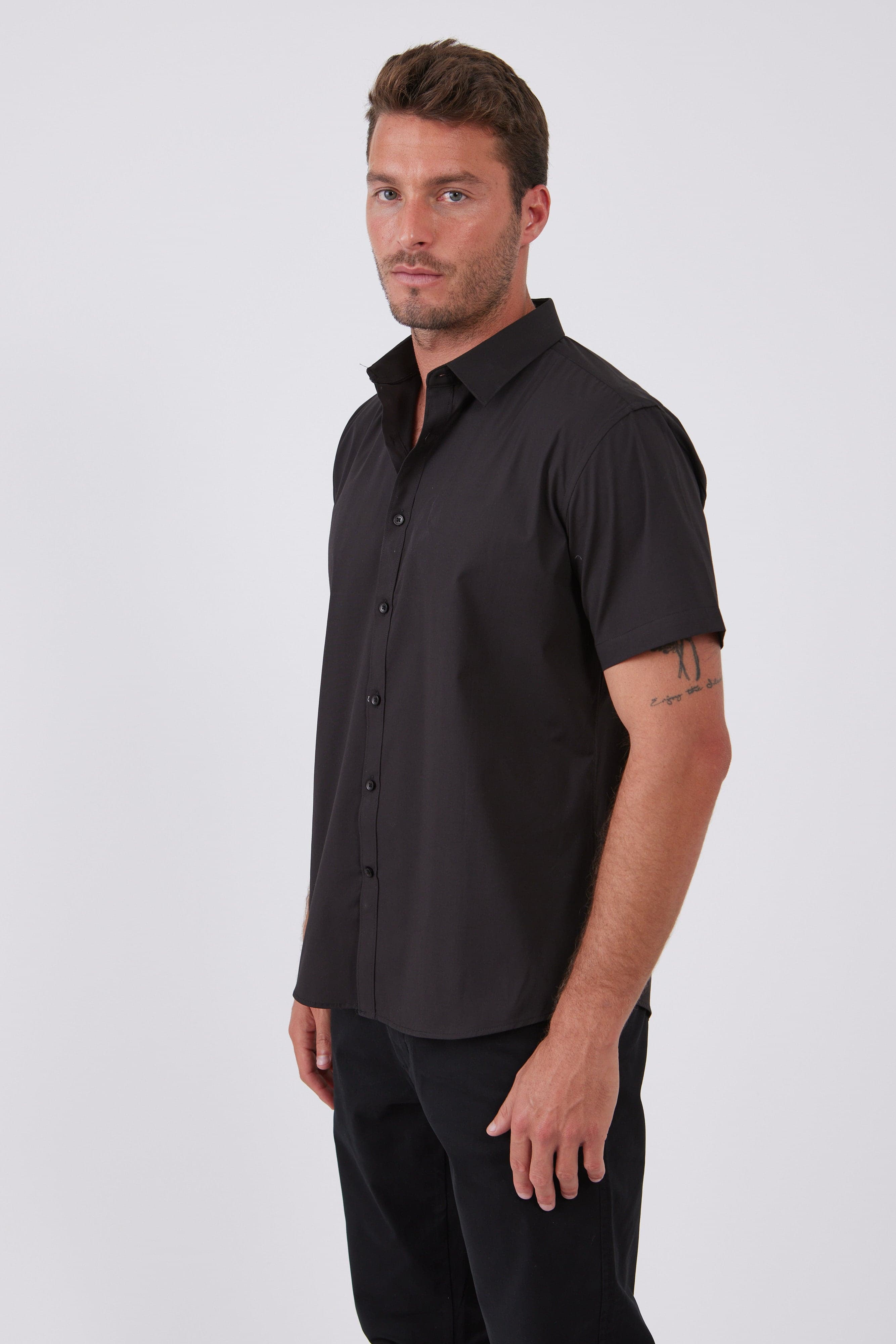 חולצה מכופתרת שרוול קצר בגזרת Slim - שחור WORKER