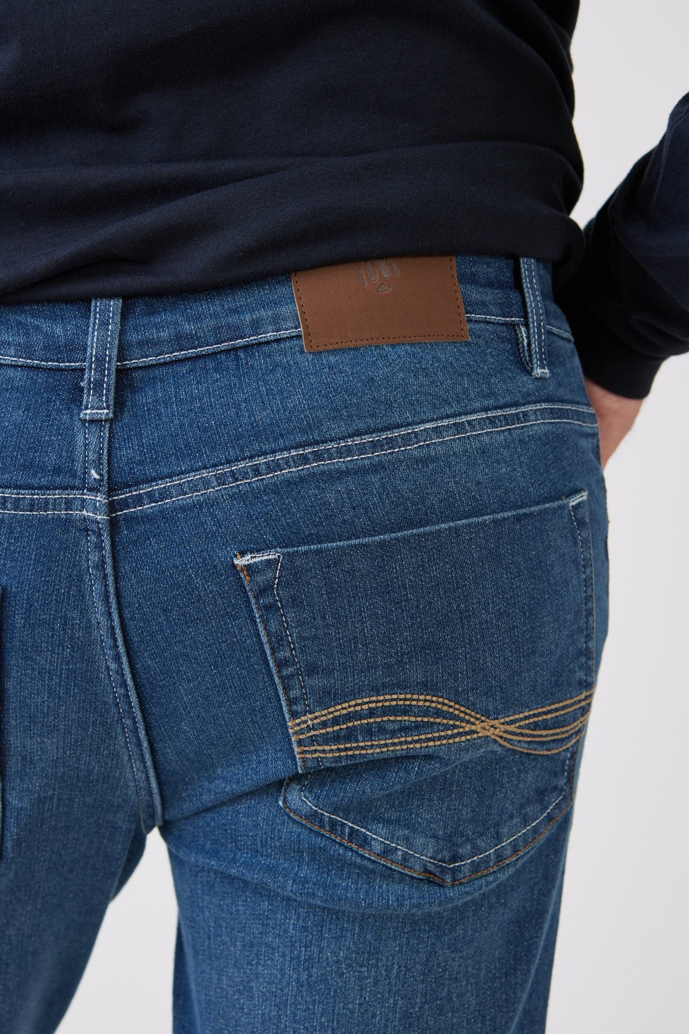 מכנסי ג'ינס בגזרת Regular - כחול WORKER