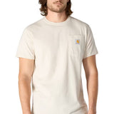 טישירט ®FORCE עם כיס ולוגו - שמנת CARHARTT