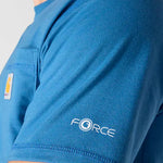 טישירט ®FORCE עם כיס ולוגו - כחול CARHARTT