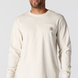 טישירט שרוול ארוך עם כיס ולוגו - שמנת CARHARTT